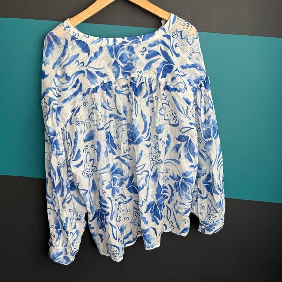 CeCe Blue and White Floral Blouse - Picture 4 of 10